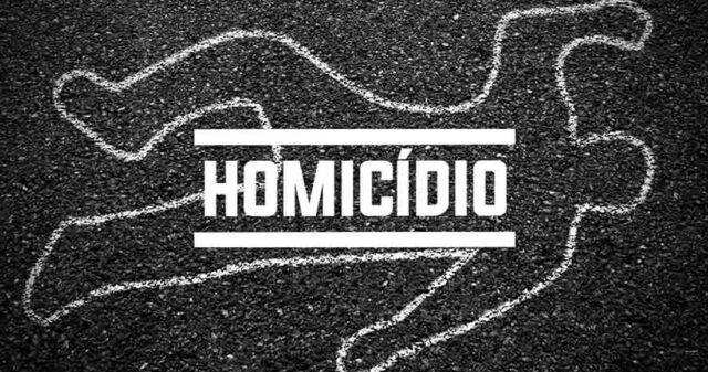 Homem é morto na porta de Casa em Monte Carmelo