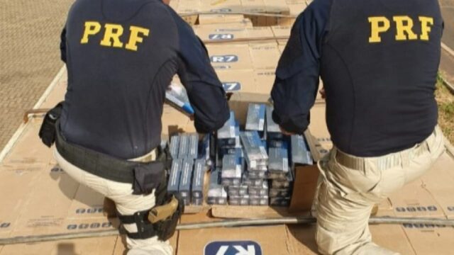 Carreta com 820 mil maços de cigarros contrabandeados é apreendida na BR-050