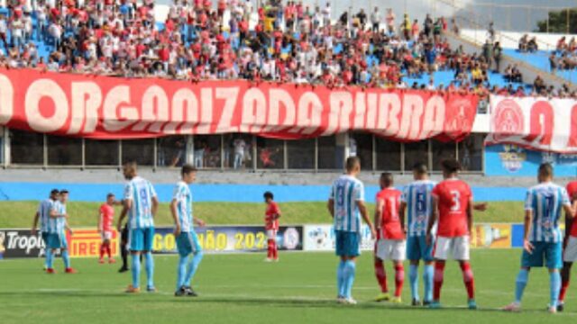 Com maior público da rodada, Anapolina perde novamente e segue na lanterna do Goianão