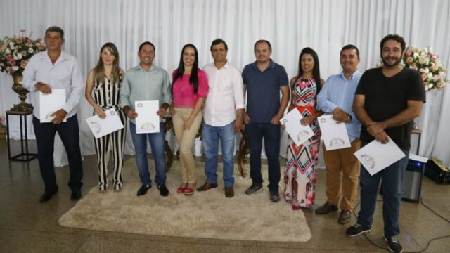 Prefeitura de Ouvidor dá posse aos novos servidores da saúde