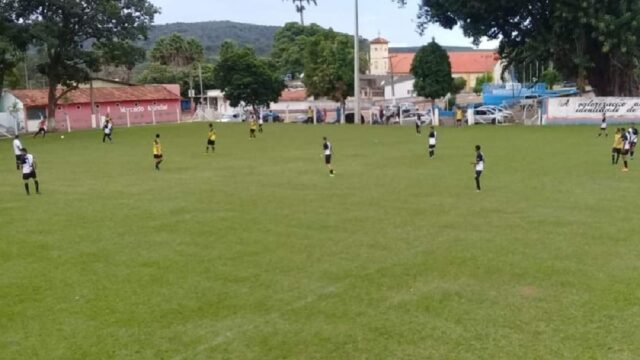 Adolescente de 16 anos morre durante partida de futebol em Santa Cruz de Goiás