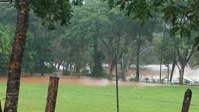 Barragem de usina hidrelétrica se rompe em Monjolos, Região Central de Minas