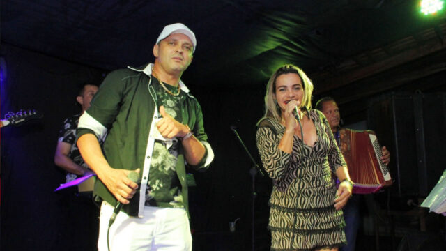 Caçulinhas do Forró em grande evento no Fogão de Lenha Show