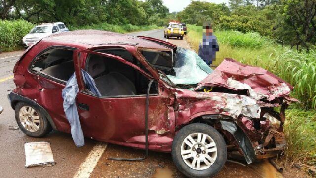 Uma pessoa ficou gravemente ferida em um acidente na MG-190 em Monte Carmelo