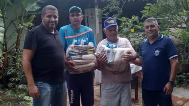 Sindicato Metabase realiza entregas de cestas básicas