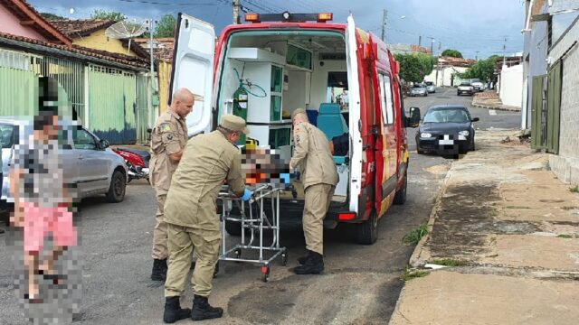 Homem fica ferido após perder controle da direção de bicicleta em lombada