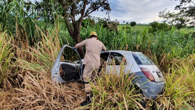 Acidente na GO-330 entre Catalão e Ouvidor deixa motorista ferida