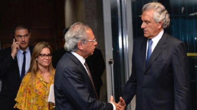 Caiado convida Guedes para explicar "desafio" do ICMS