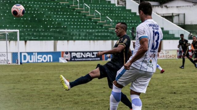 Aparecidense x Crac não marcam em jogo adiado