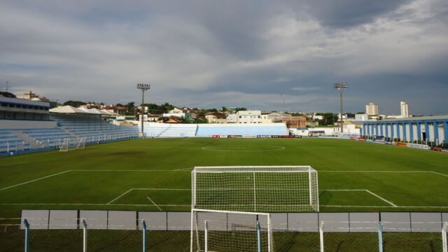 Defesa do CRAC consegue adiar leilão do Estádio Genervino da Fonseca