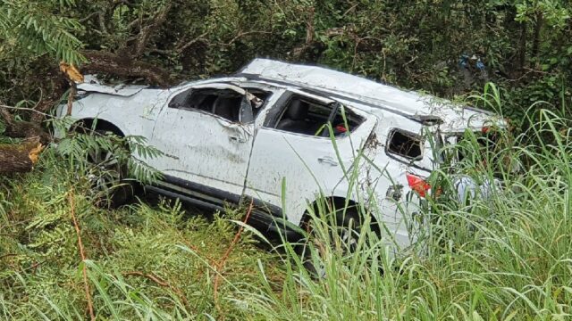Duas crianças e uma mulher ficaram feridas em uma saída de pista na GO-330