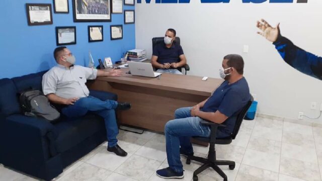 Diretoria do Sindicato Metabase reuni com representante da empresa Mosaic