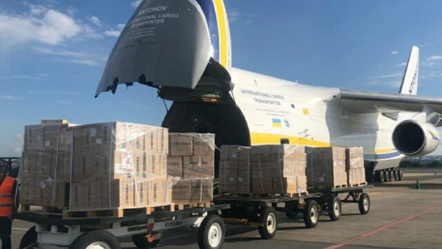Segundo maior avião do mundo chega ao Brasil com 6 milhões de máscaras compradas por empresa goiana