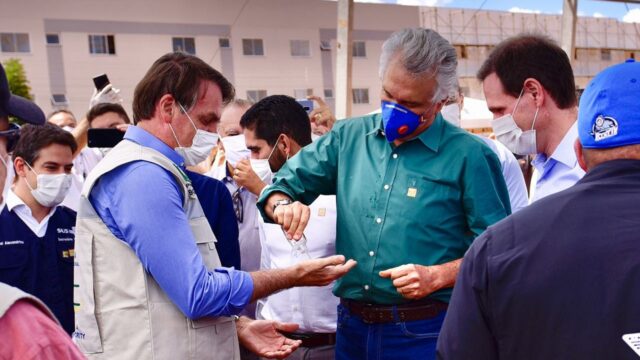 Ao lado de Bolsonaro, Caiado visita Hcamp de Águas Lindas e cita alívio para saúde no Entorno