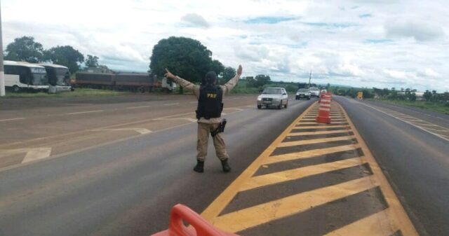 Veículo furtado em Uberlândia é recuperado pela (PRF) em Catalão