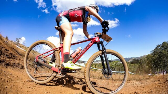 Laurien Miranda, a catalana que faz história no ciclismo brasileiro