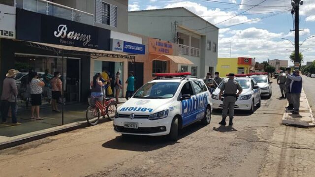 Polícia Militar realiza ações de orientação na cidade de Ouvidor