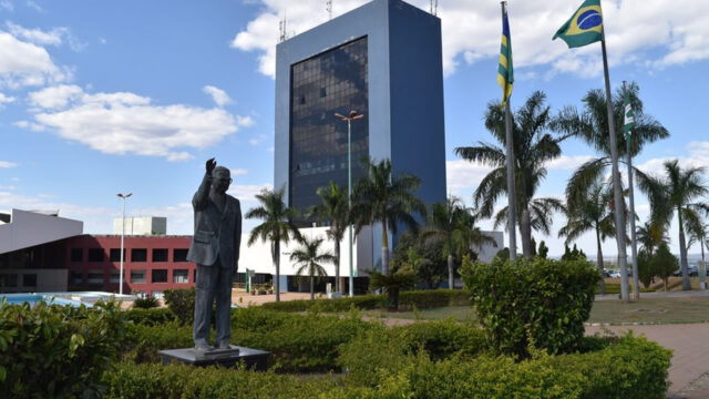 Prefeitura de Goiânia anuncia processo seletivo com 121 vagas e salários de até R$ 5,4 mil