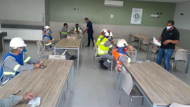 Sindicato Metabase realiza assembleia com trabalhadores da empresa Fertilizantes Tocantins
