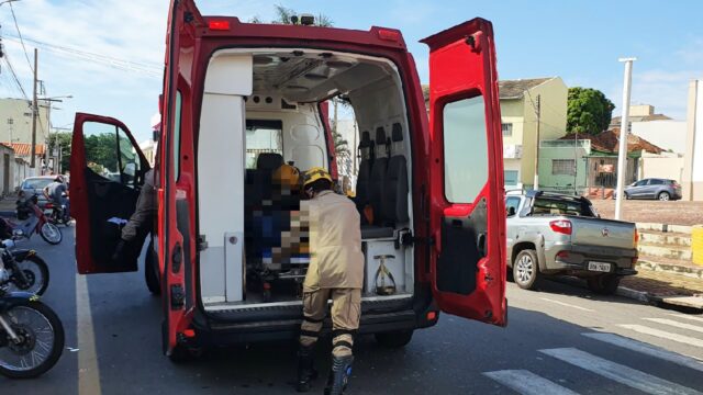 Mototaxista fica ferido em acidente no Centro de Catalão