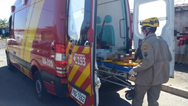 Pai e filha ficam feridos em colisão entre carros, em Catalão