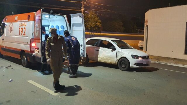 Duas pessoas ficaram feridas em acidente envolvendo carro e moto, em Catalão