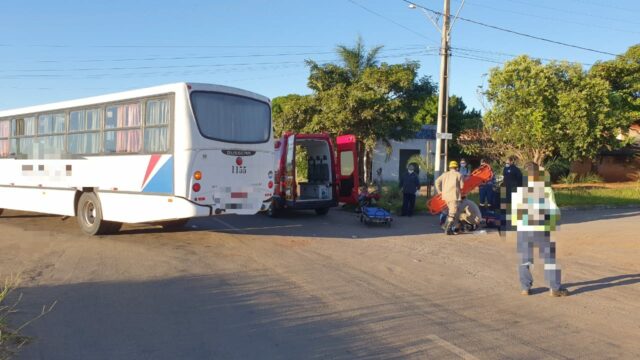 Motocicleta colide em traseira de ônibus no Setor Aeroporto
