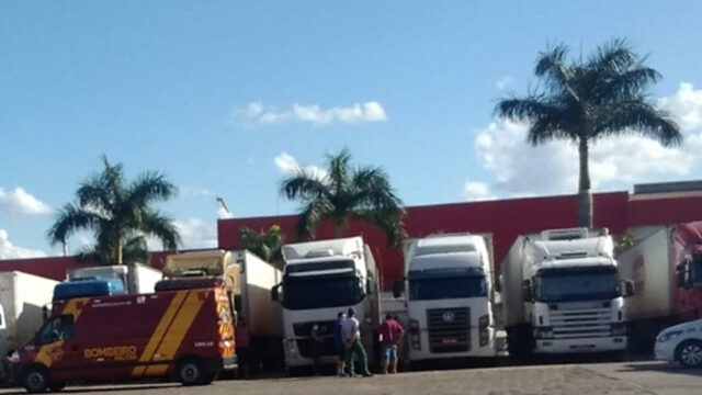 Caminhoneiro é encontrado morto dentro de cabine em posto na GO-330, em Pires do Rio