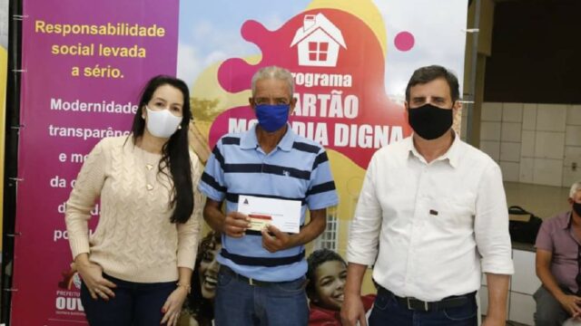 Prefeitura de Ouvidor realiza a entrega da quinta etapa do Cartão Moradia Digna