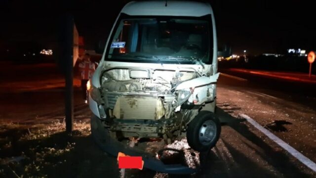 Colisão entre carreta e microonibus foi registrado na BR 050, em Catalão