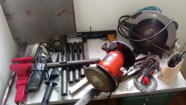 PM apreende drogas e uma metralhadora de fabricação caseira em Orizona
