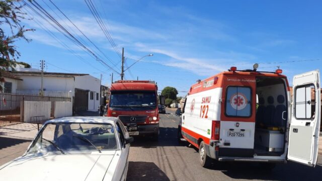 Colisão ente dois veículos deixa ferido no Centro de Araguari
