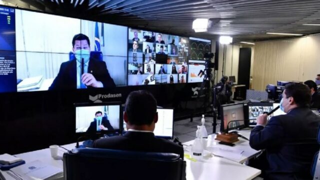 Senado aprova PEC que adia para novembro eleições municipais deste ano