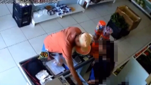 Câmera flagra suspeito assaltando frutaria em Catalão; vídeo