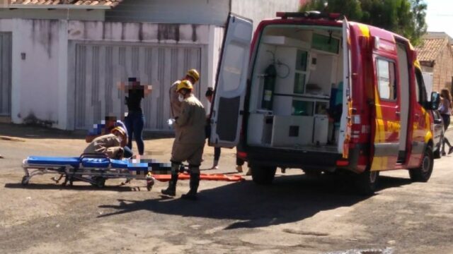 Acidente envolvendo motocicleta e camionete deixa mulher ferida em Catalão