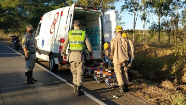Queda de moto deixa mulher ferida na GO 330, em Catalão