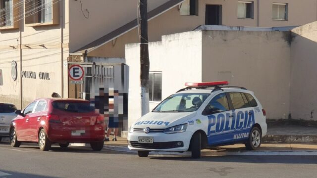 Lutador é preso suspeito de agredir a namorada durante discussão por ciúmes, em Catalão