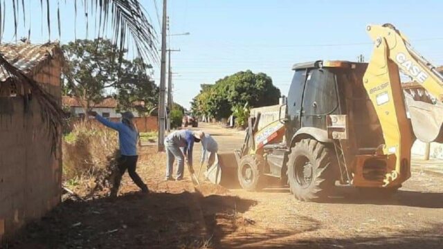 Prefeitura de Três Ranchos intensifica serviços de limpeza urbana em bairros da cidade
