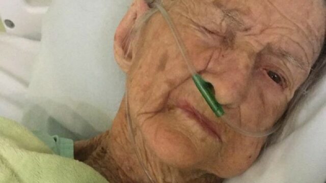 Idosa de 98 anos se cura da Covid-19 em Uberlândia; evolução no tratamento surpreendeu geriatra