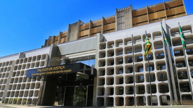Funerária que enviou caixão infantil para velório de um adulto terá de indenizar cliente, em Jataí