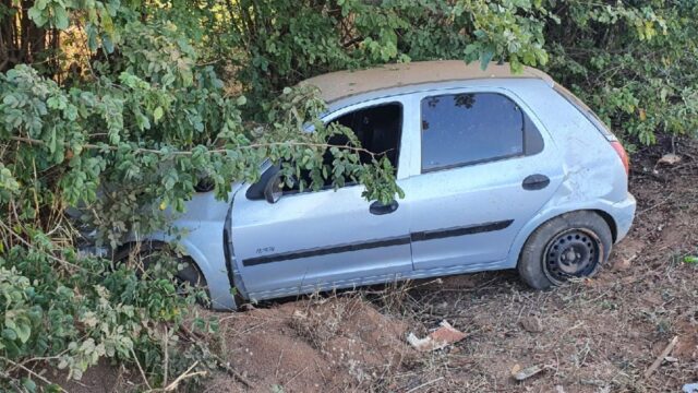 Saída de pista deixa ocupantes de veículo feridos na GO-330, em Catalão