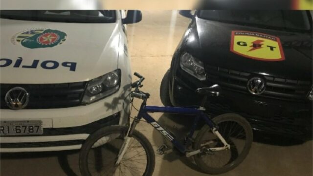 Homem é preso após câmera flagrar furto de bicicleta, em Ipameri