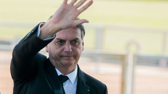 Bolsonaro faz exames em hospital de SP por suspeita de obstrução intestinal