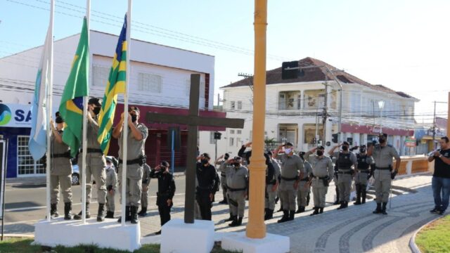 Dia da Independência do Brasil: PM realiza ato simbólico na Praça Getúlio Vargas com hasteamento das bandeiras