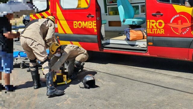 Motociclista fica ferida em acidente envolvendo carro no Bairro Pio Gomes, em Catalão