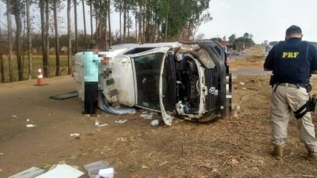 Ambulância de Piracanjuba capota é deixa uma vítima fatal
