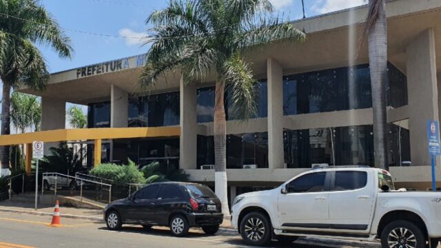 Prefeitura de Catalão decreta ponto facultativo em protesto da grave crise financeira que afeta os municípios brasileiros e o equilíbrio das contas públicas municipais