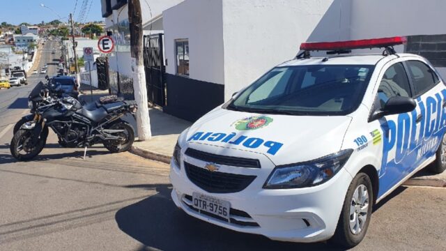 Homem é preso suspeito de manter mulher sob ameaças dentro de veículo, em Catalão