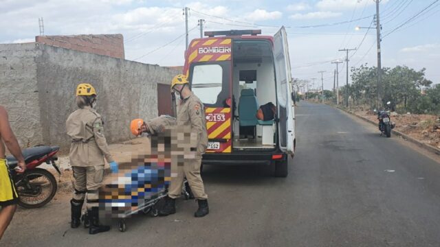 Colisão entre motos deixa garupa ferido em Catalão