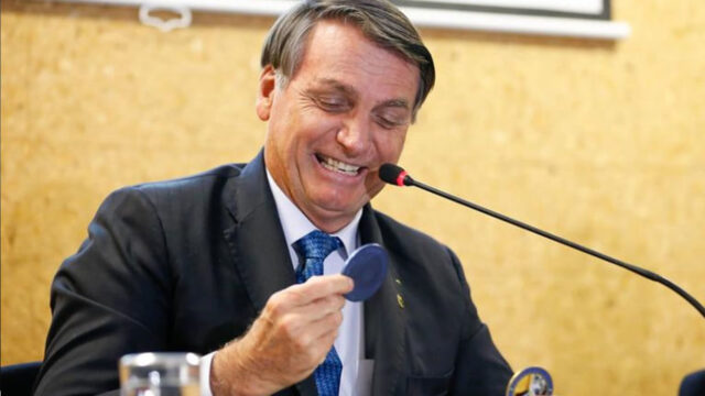 Bolsonaro diz que “superbateria” de nióbio e grafeno vai revolucionar indústria